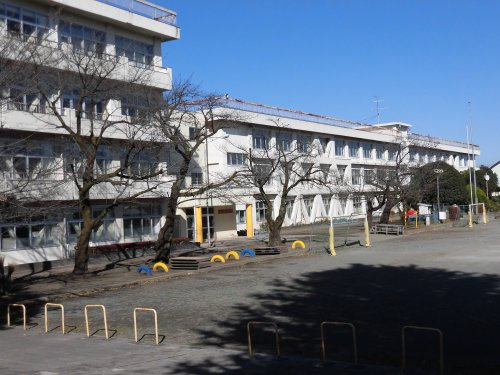 【小学校】三ケ島小学校まで644ｍ