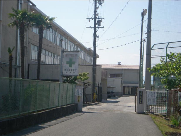 【中学校】岐阜市立島中学校まで976ｍ