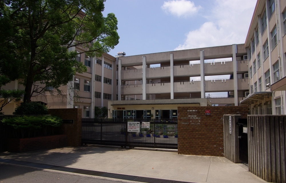 【小学校】川西市立加茂小学校まで1149ｍ