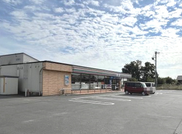 【コンビニエンスストア】セブンイレブン佐野田沼北店まで930ｍ