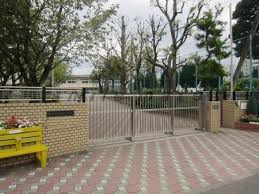 【小学校】横浜市立根岸小学校まで942ｍ