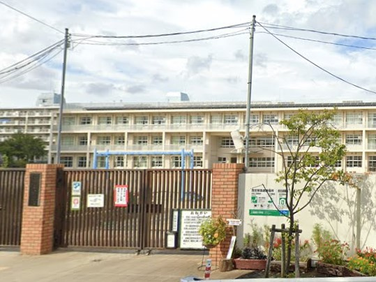 【小学校】尼崎市立上坂部小学校まで578ｍ