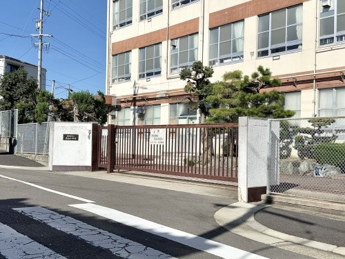 【小学校】名古屋市立表山小学校まで966ｍ
