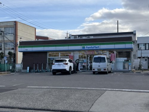 【コンビニエンスストア】ファミリーマート　千成西店まで992ｍ