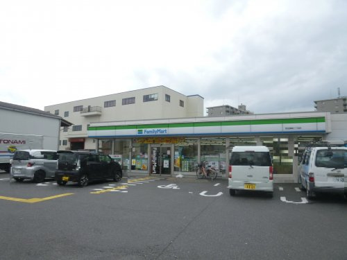 【コンビニエンスストア】ファミリーマート　草加瀬崎二丁目店まで600ｍ