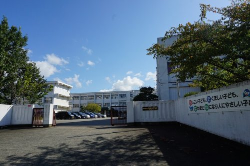 【小学校】那珂川市立片縄小学校まで1008ｍ