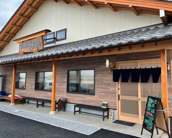 【そば・うどん】武蔵野うどん　くわ郷まで1016ｍ