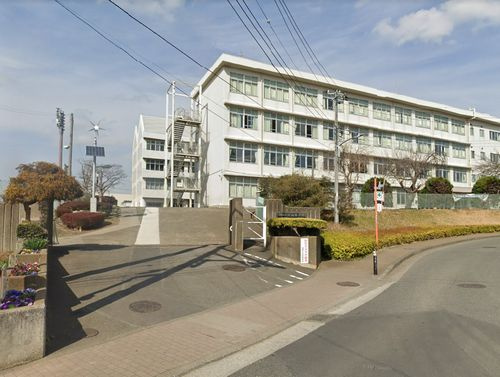 【中学校】綾瀬市立城山中学校まで1226ｍ