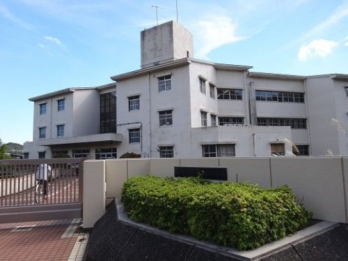 【小学校】厚木市立森の里小学校まで381ｍ