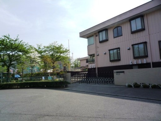 【幼稚園】森の里幼稚園まで445ｍ