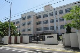 【小学校】増位小学校まで813ｍ