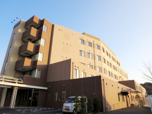 【総合病院】鴨居病院まで450ｍ