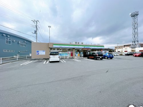 【コンビニエンスストア】ファミリーマート　長泉鮎壺北店まで1130ｍ