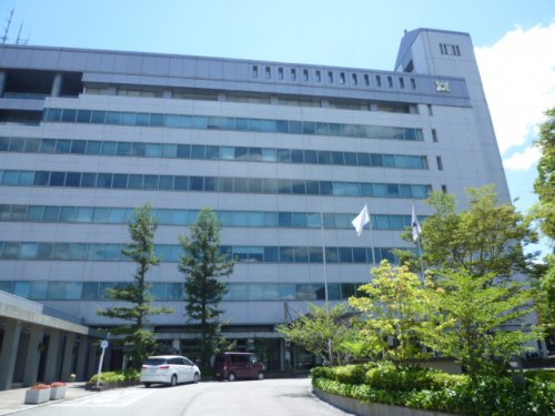 【市役所・区役所】亀岡市役所まで671ｍ