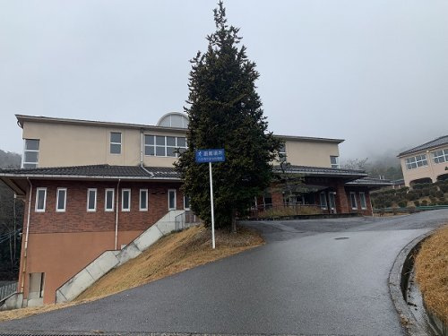 【中学校】八千代中学校まで718ｍ