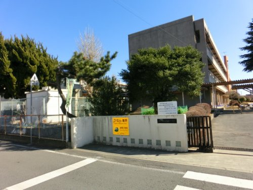 【小学校】水戸市立緑岡小学校まで550ｍ