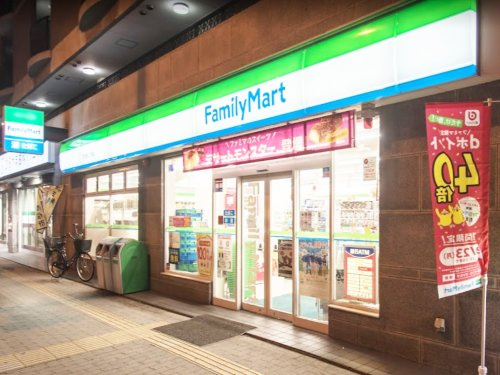 【コンビニエンスストア】ファミリーマート　文の里二丁目店まで226ｍ