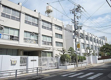 【中学校】大阪市立加賀谷中学校まで327ｍ
