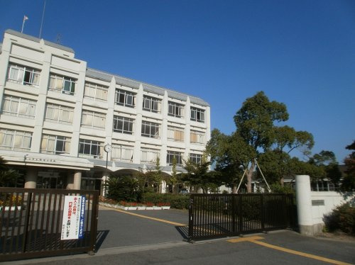 【小学校】守山市立物部小学校まで1395ｍ
