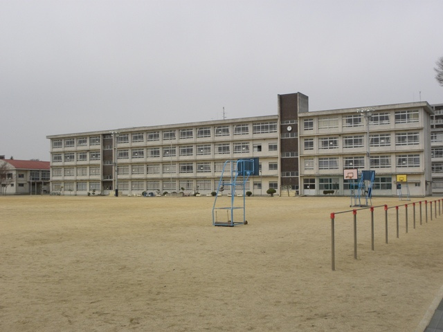 【小学校】平岡北小学校まで1410ｍ