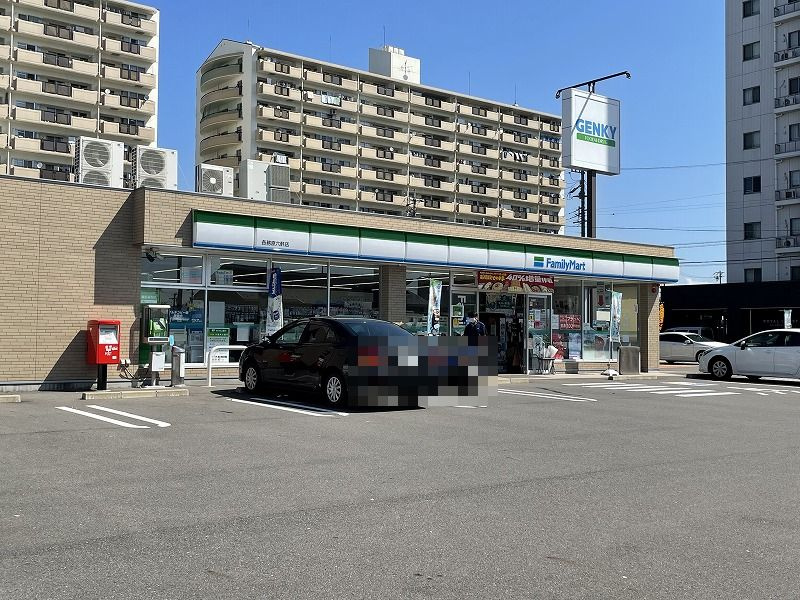 【コンビニエンスストア】ファミリーマート　各務原六軒店まで240ｍ