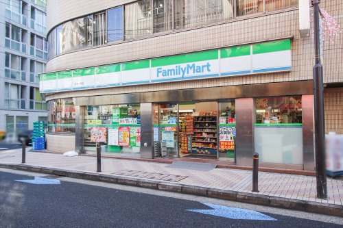 【コンビニエンスストア】ファミリーマート麻布十番店まで369ｍ