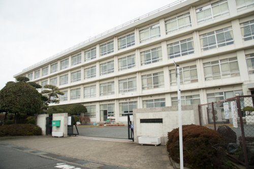 【中学校】平塚市立神明中学校まで1262ｍ