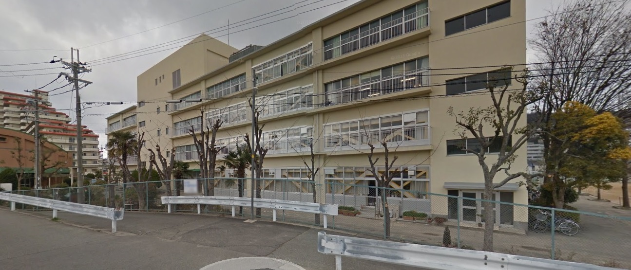 【中学校】南ひばりガ丘中学校まで3187ｍ