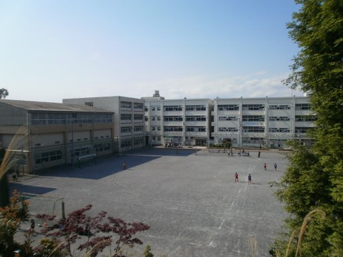 【小学校】横浜市立三保小学校まで700ｍ