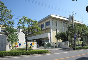 【小学校】伊丹市立摂陽小学校まで260ｍ