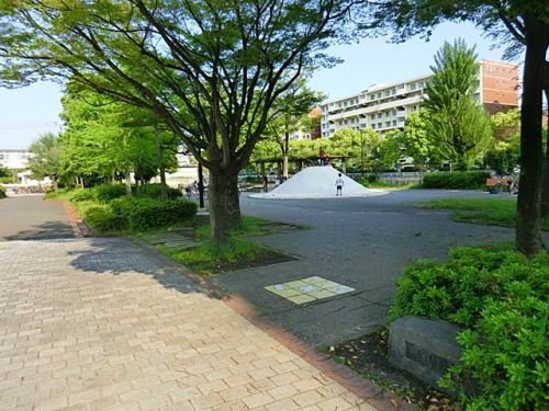 【公園】潮通り公園まで272ｍ