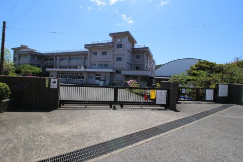 【小学校】城北小学校まで971ｍ
