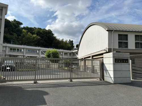 【小学校】浦郷小学校まで1203ｍ