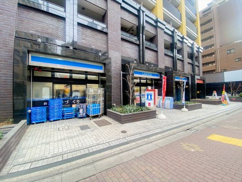 【コンビニエンスストア】ローソン　小石川一丁目店まで339ｍ