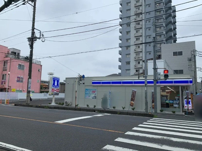 【コンビニエンスストア】ローソン　草加谷塚一丁目店まで448ｍ