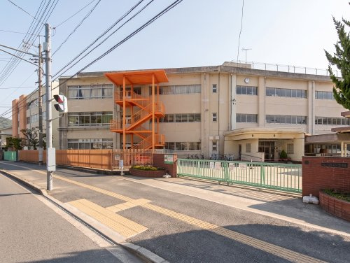 【小学校】広島市立深川小学校まで1538ｍ