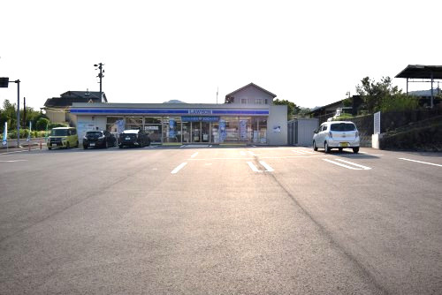 【コンビニエンスストア】ローソン　霧島隼人神宮一丁目店まで176ｍ