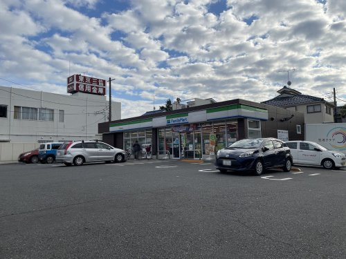 【コンビニエンスストア】ファミリーマート　西東京泉町店まで570ｍ