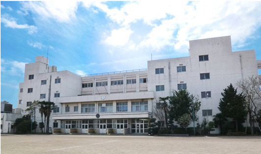 【中学校】大和市立引地台中学校まで644ｍ