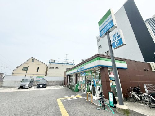 【コンビニエンスストア】ファミリーマート熊内町店まで241ｍ