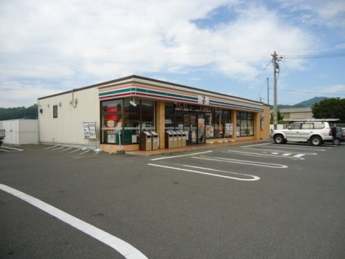 【コンビニエンスストア】セブンイレブン　福山加茂店まで1019ｍ