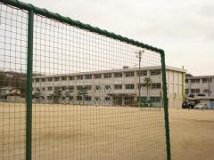 【中学校】久保中学校まで1222ｍ