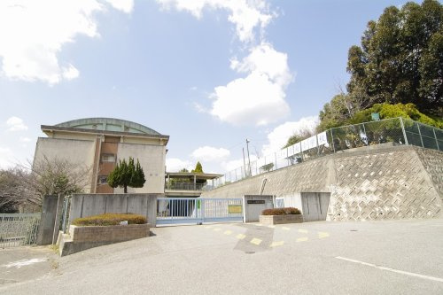 【小学校】西宮市上ヶ原南小学校まで946ｍ