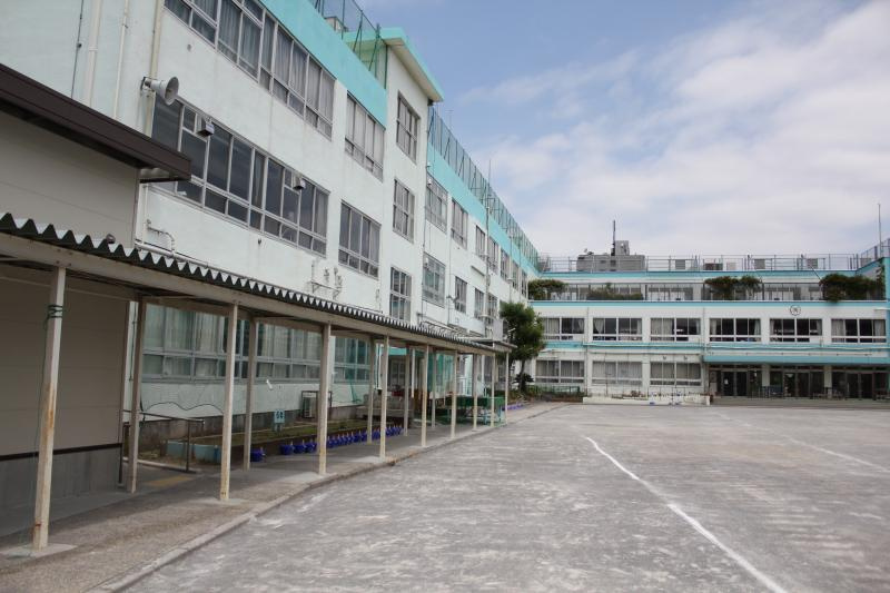 【小学校】葛飾区立上平井小学校まで711ｍ