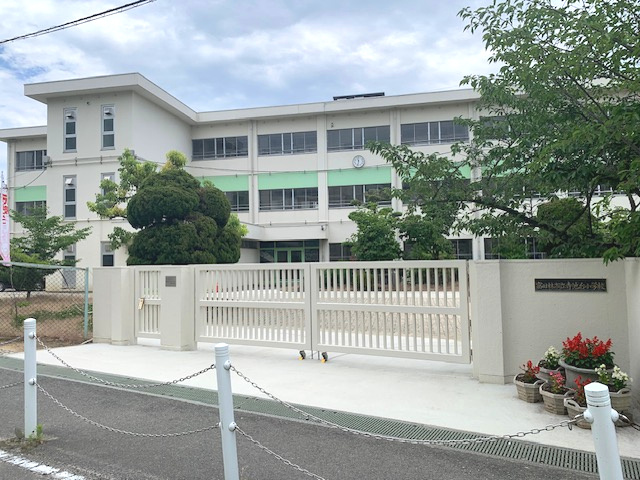 【小学校】寺池台小学校まで740ｍ