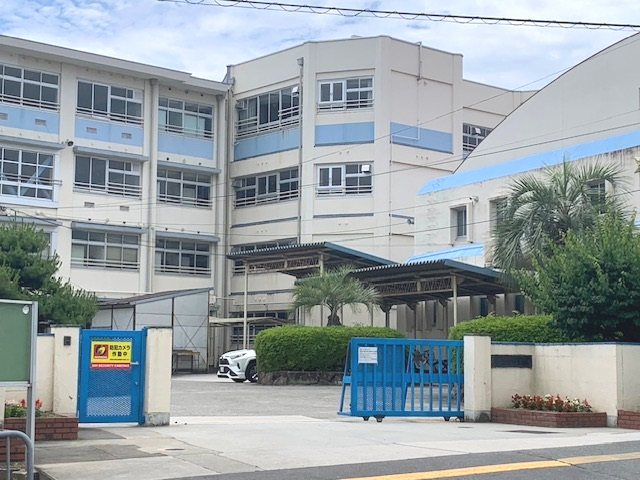 【中学校】富田林市立金剛中学校まで833ｍ