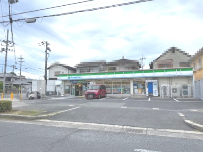 【コンビニエンスストア】ファミリーマート富田林津々山台店まで1134ｍ