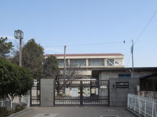 【小学校】吹田市立吹田第三小学校まで403ｍ