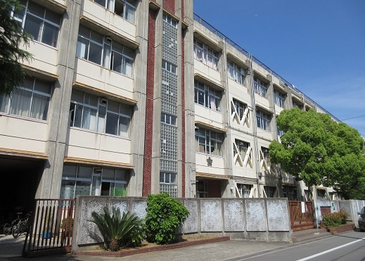 【中学校】泉大津市立小津中学校まで1552ｍ