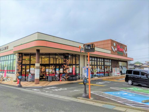 【スーパー】FOOD　MARKET　Mom(フードマーケットマム)　大谷店まで1335ｍ